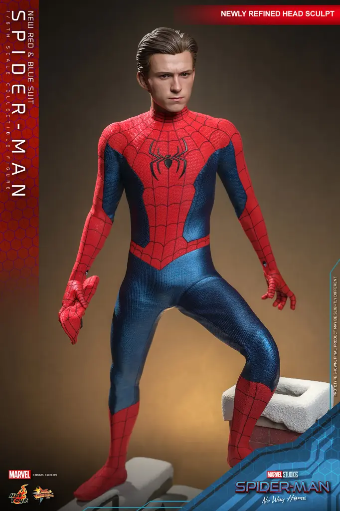 Spider- Man (New Red and Blue Suit) (Deluxe Version) "Spider-Man No Way Home" - HOT TOYS