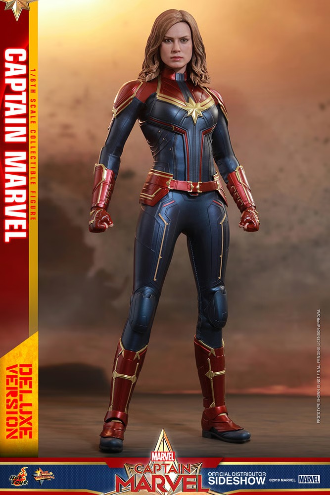 Capitana Marvel Deluxe Version Sixth Scale Figure - HOT TOYS