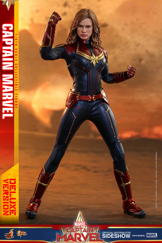 Capitana Marvel Deluxe Version Sixth Scale Figure - HOT TOYS