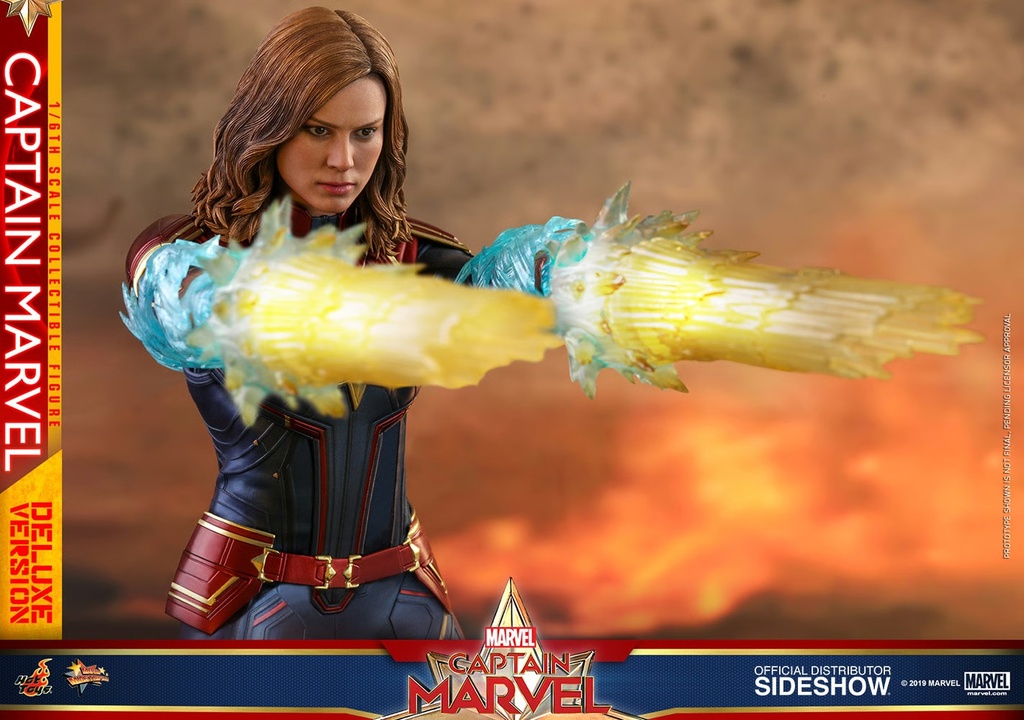 Capitana Marvel Deluxe Version Sixth Scale Figure - HOT TOYS