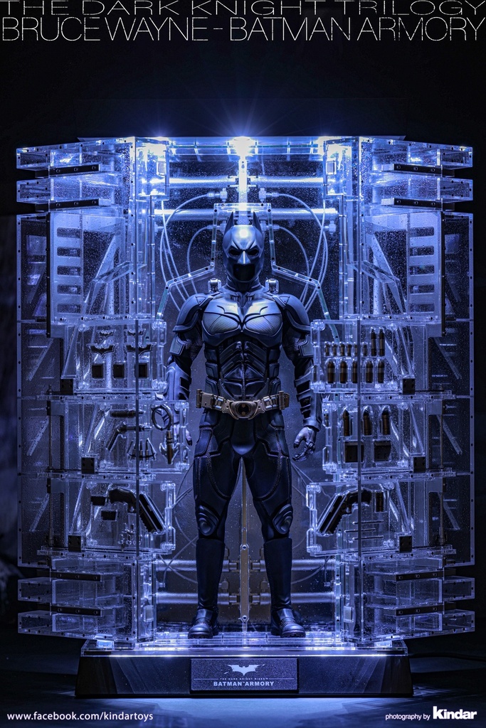 BATMAN ARMORY WITH BRUCE WAYNE – HOT TOYS - PREVENTA