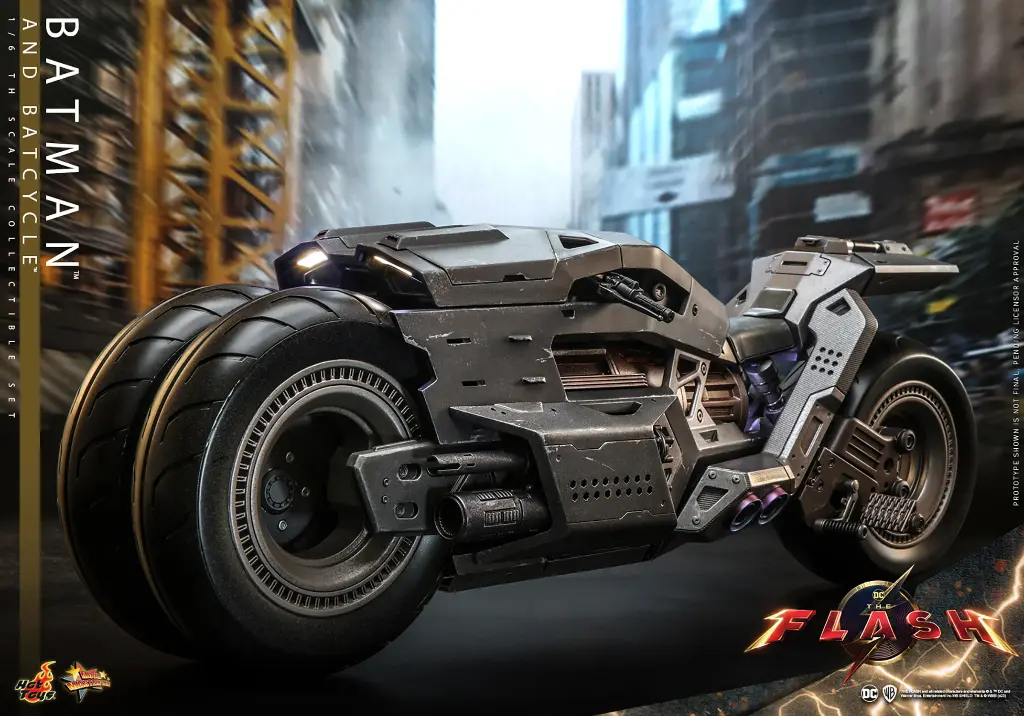 Batman and Batcycle Sixth Scale Figure Set - The Flash (2023) - HOT TOYS