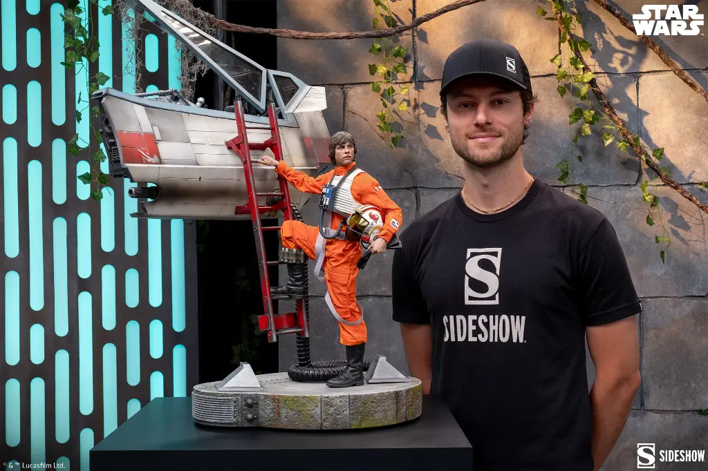 Luke Skywalker & X-Wing Red Five Standing Premium Format - SIDESHOW - PREVENTA