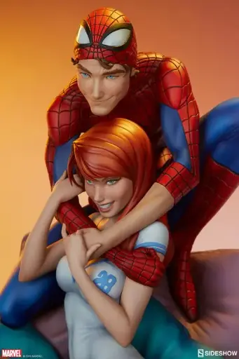 [747720243644] EXCLUSIVE Spider-Man and Mary Jane Maquette - SIDESHOW